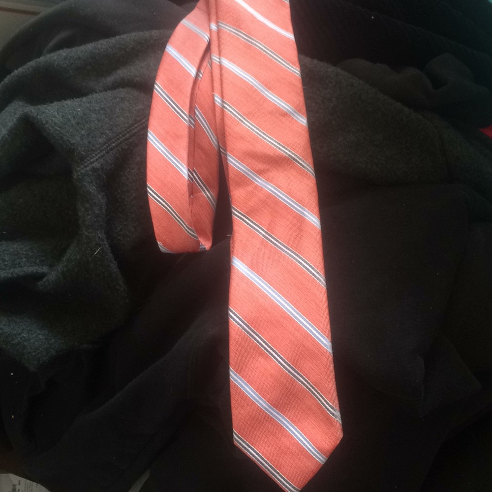FINAL MARKDOWN Sharp looking goodfellow men’s tie